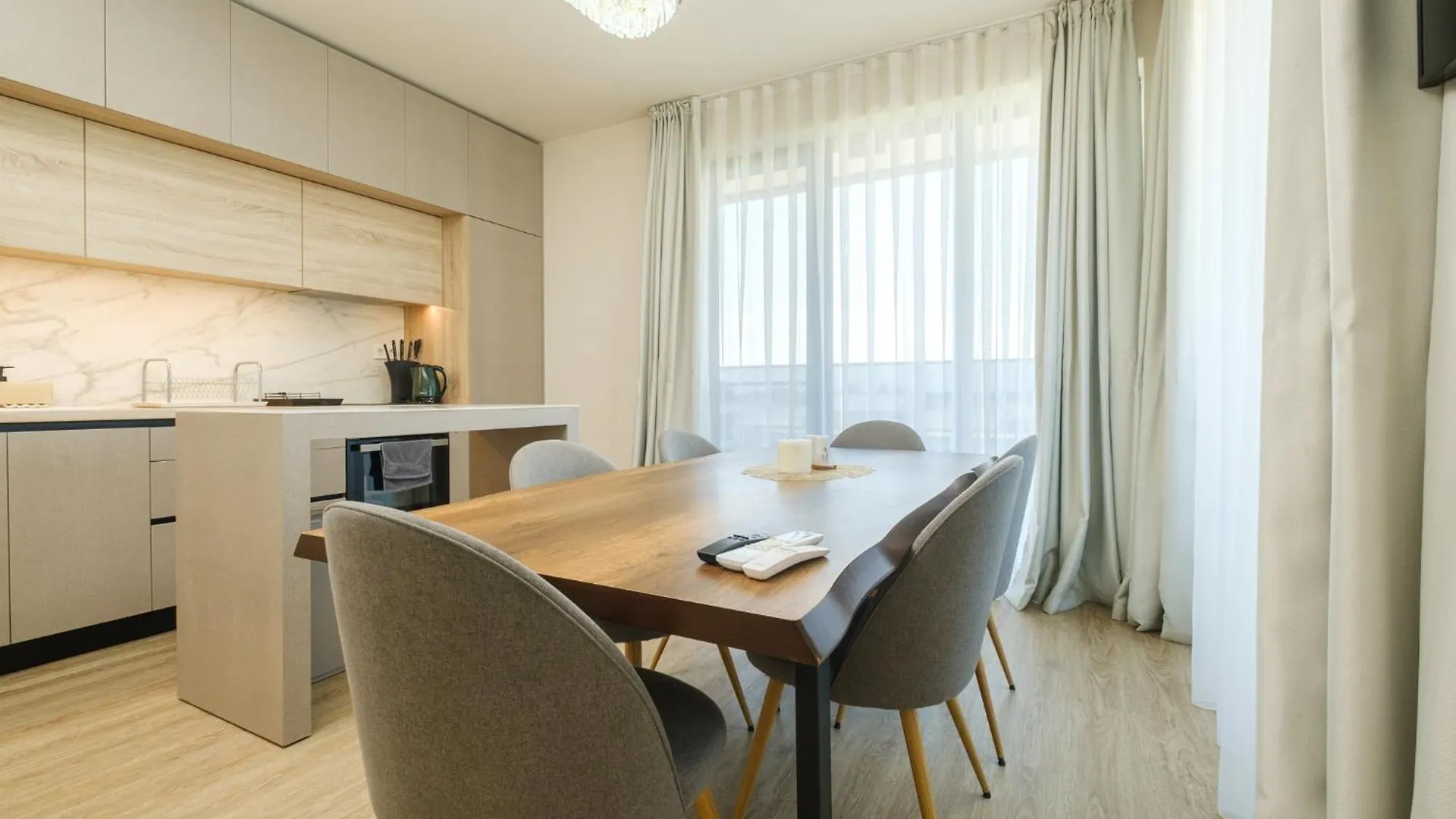 Crystal Luxe 2-Bedroom Filibe