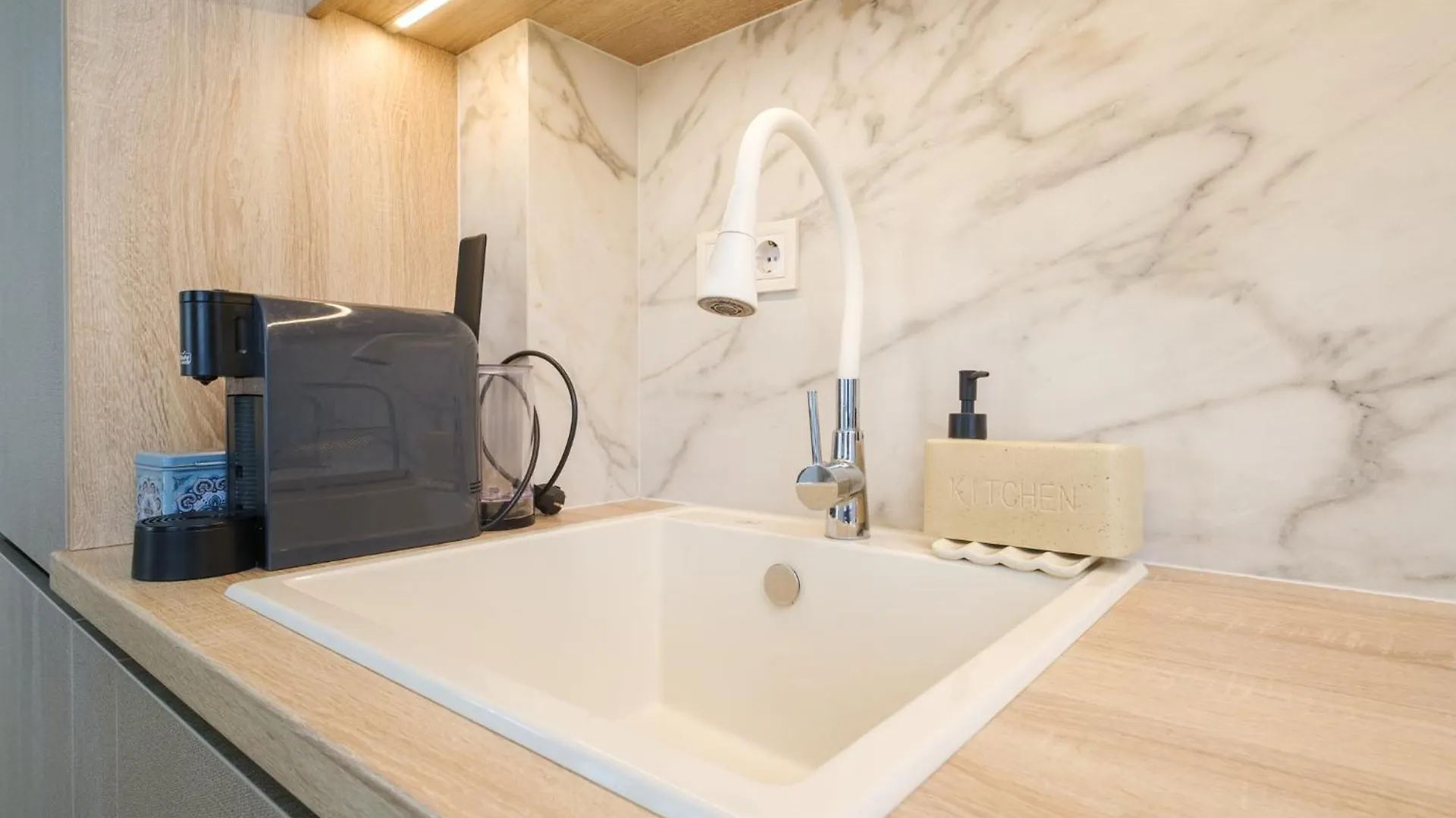 Crystal Luxe 2-Bedroom 플로브디프 0*,  불가리아